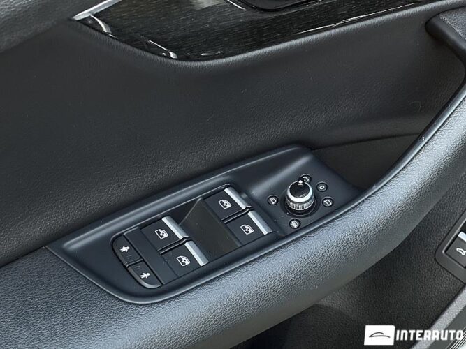 Audi Q7 60 interauto-car