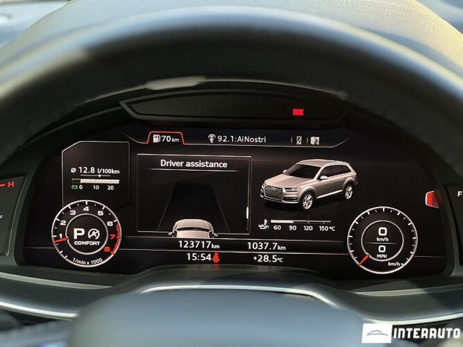 Audi Q7 46 interauto-car