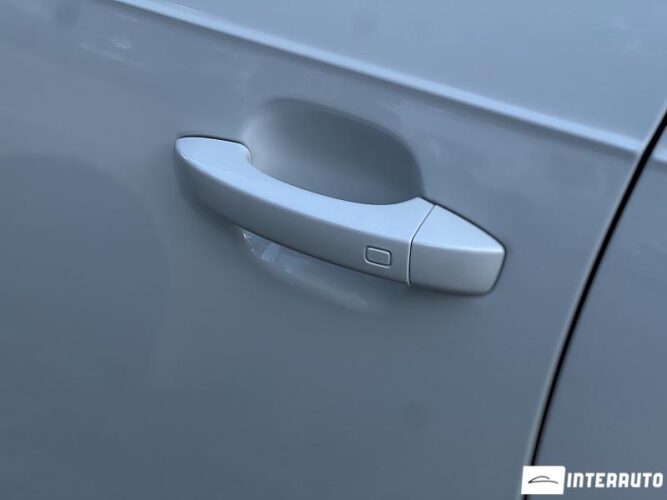 Audi Q7 64 interauto-car