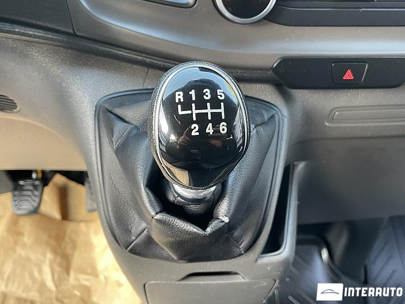 Ford Transit 24 automobil-interauto