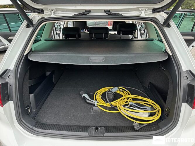 Volkswagen Passat GTE 54 interauto-car