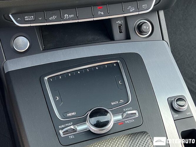 Audi Q5 46 interauto-car