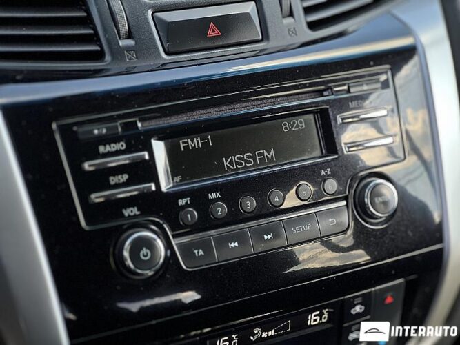 Nissan Navara 42 interauto-car