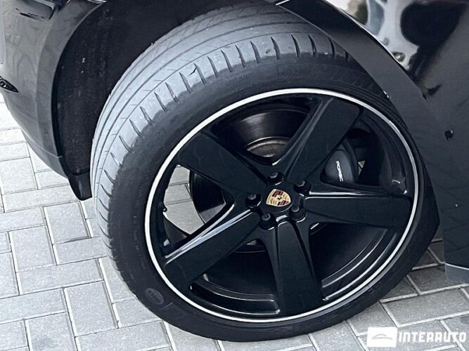 Porsche Macan 49 interauto-car