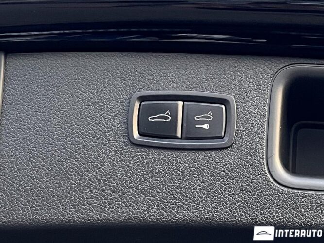 Porsche Macan 54 interauto-car