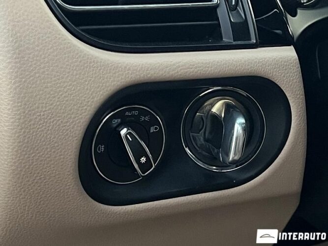 Porsche Macan 52 interauto-car