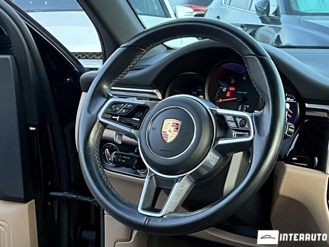 Porsche Macan 39 interauto-car
