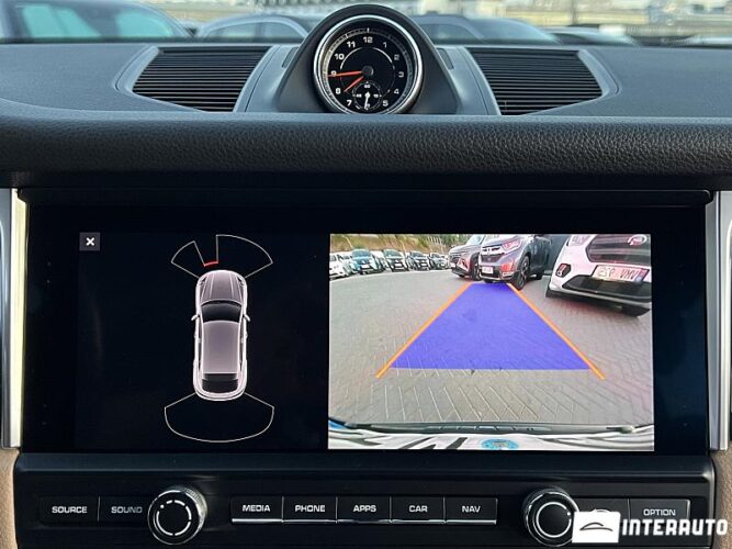 Porsche Macan 41 interauto-car