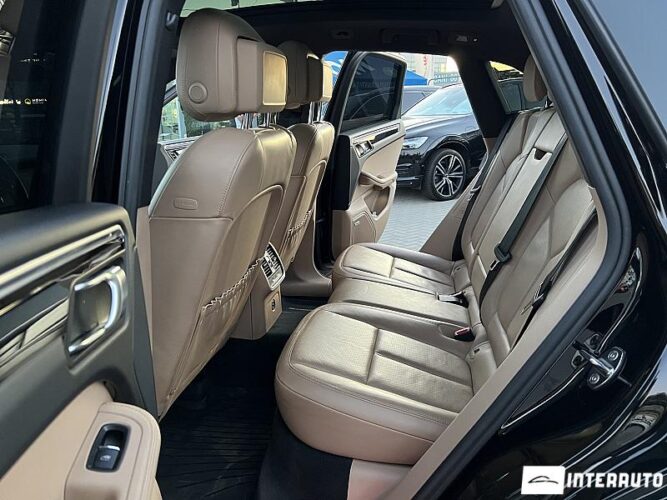 Porsche Macan 44 interauto-car