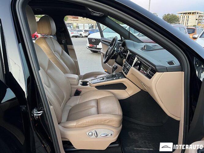 Porsche Macan 48 interauto-car