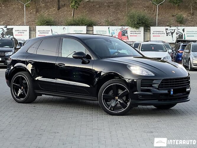 Porsche Macan 33 interauto-car