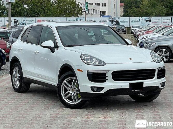 Porsche Cayenne S Hybrid 35 interauto-car