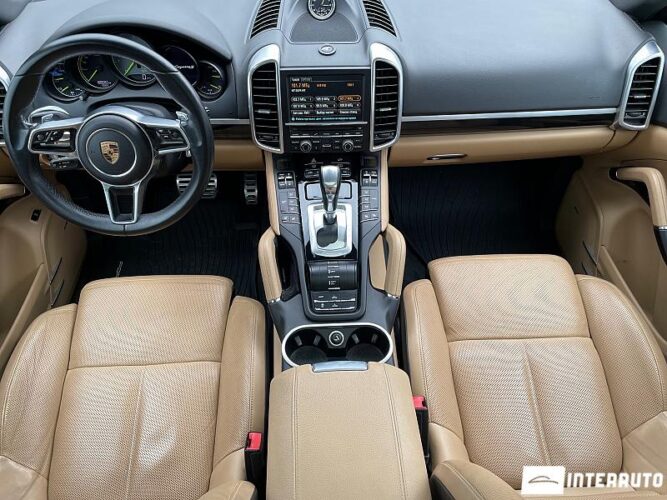 Porsche Cayenne S Hybrid 38 interauto-car