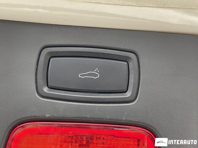 Porsche Cayenne S Hybrid 52 interauto-car