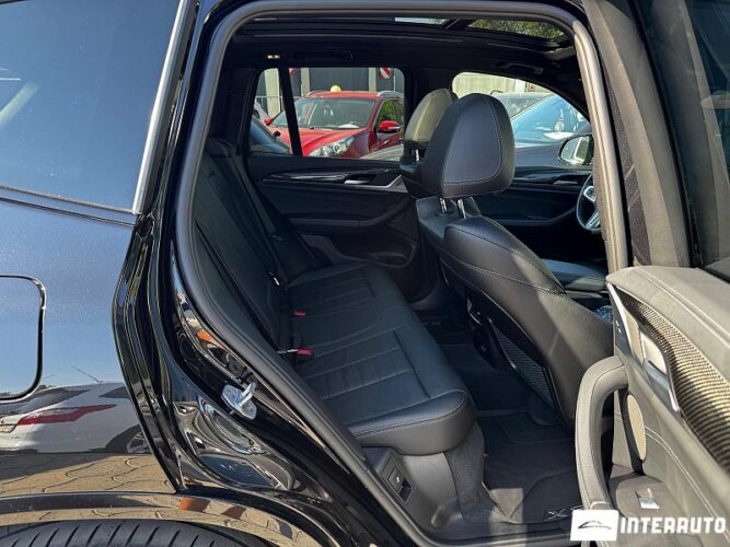 BMW X3 M4.0i 38 interauto-car