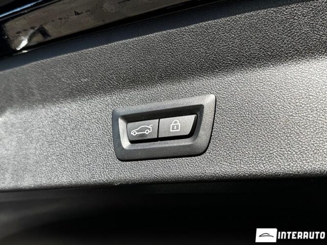 BMW X3 M4.0i 48 interauto-car