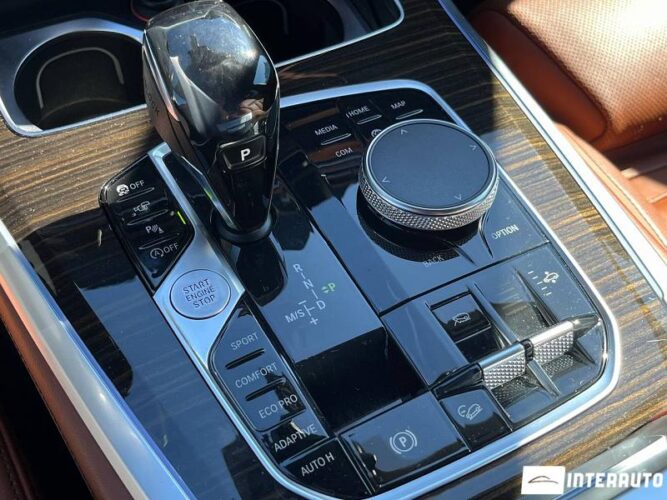 BMW X5 4.0i 40 interauto-car