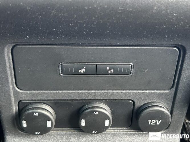 Jaguar F-Pace 56 interauto-car