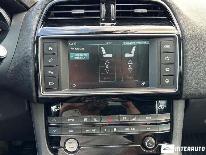 Jaguar F-Pace 50 interauto-car