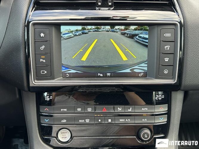 Jaguar F-Pace 49 interauto-car