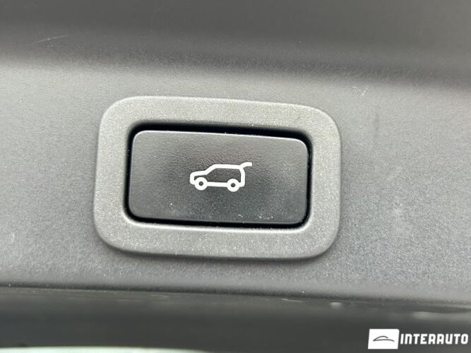 Jaguar F-Pace 59 interauto-car