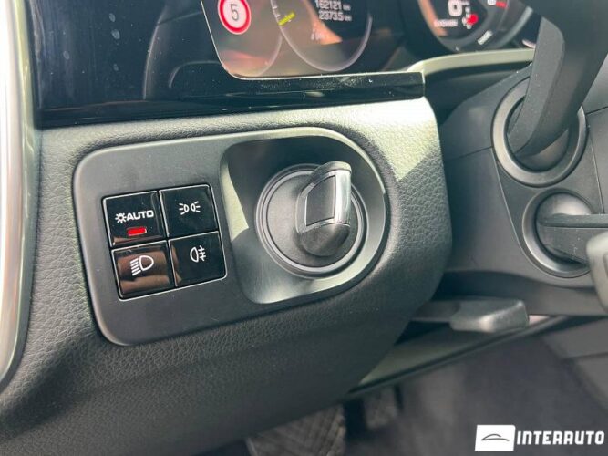 Porsche Cayenne E-Hybrid 41 interauto-car