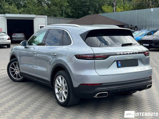 Porsche Cayenne E-Hybrid 33 interauto-car