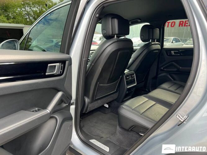 Porsche Cayenne E-Hybrid 45 interauto-car
