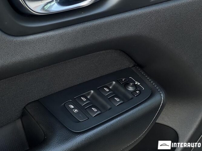 Volvo XC 60 51 interauto-car