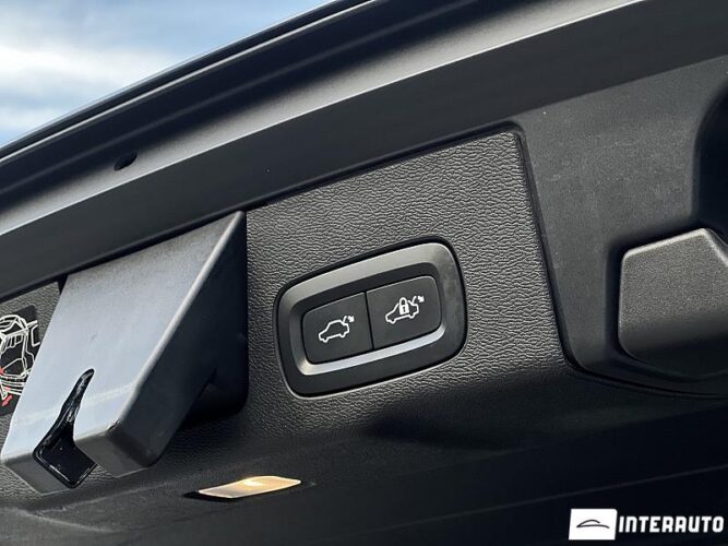 Volvo XC 60 49 interauto-car