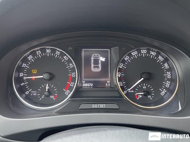 Skoda Rapid 46 interauto-car