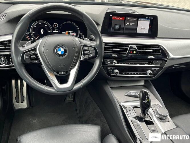 BMW 530e 37 interauto-car