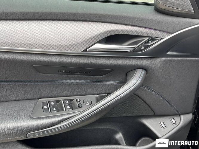 BMW 530e 34 interauto-car