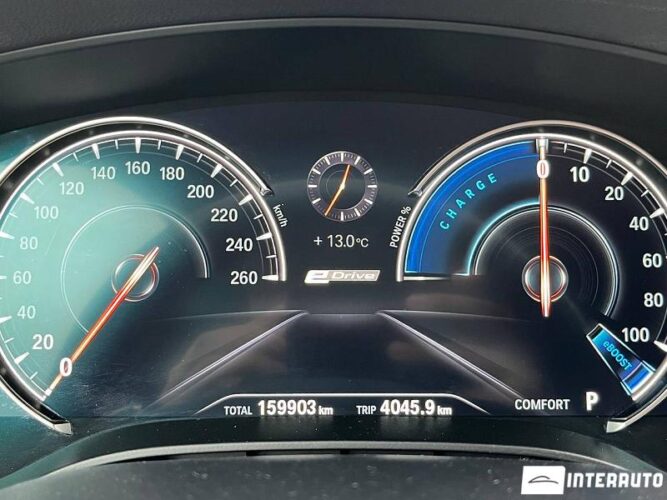 BMW 530e 38 interauto-car