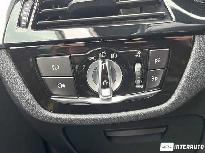 BMW 530e 44 interauto-car