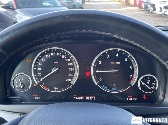 BMW X5 4.0e 40 interauto-car