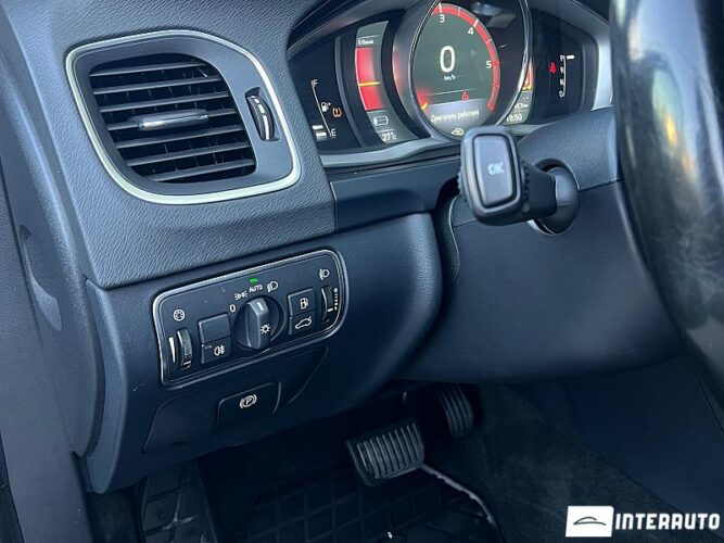 Volvo V 60 34 interauto-car