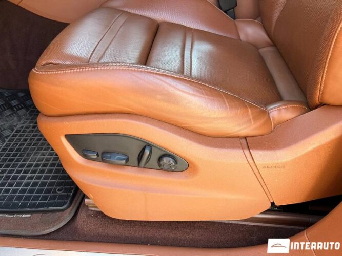 Porsche Cayenne 44 interauto-car