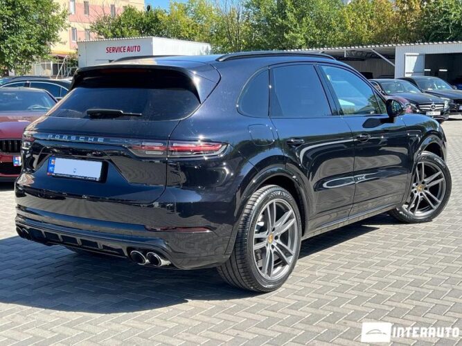 Porsche Cayenne 38 interauto-car