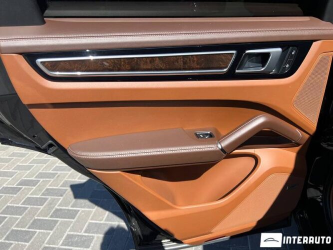 Porsche Cayenne 55 interauto-car