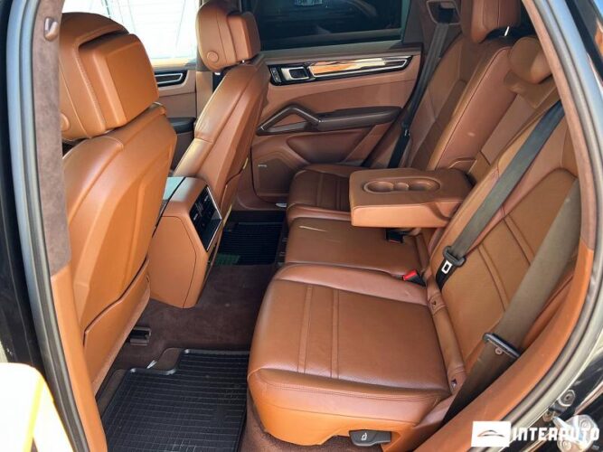 Porsche Cayenne 56 interauto-car