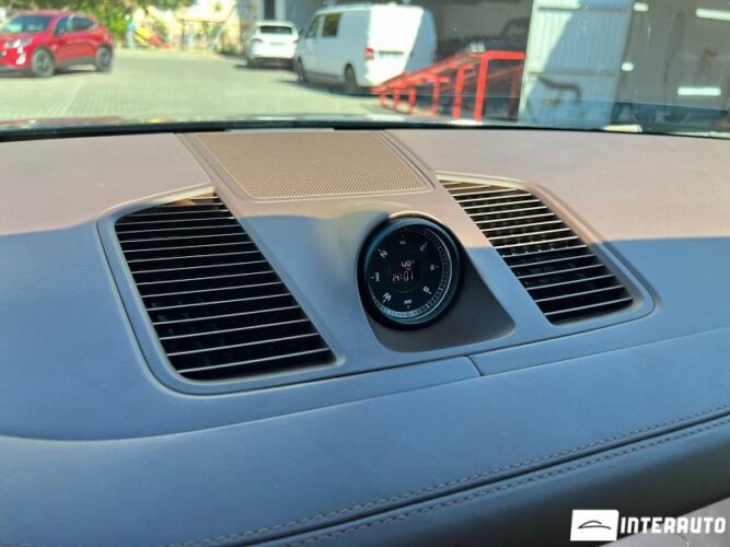 Porsche Cayenne 49 interauto-car