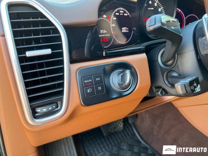 Porsche Cayenne 43 interauto-car