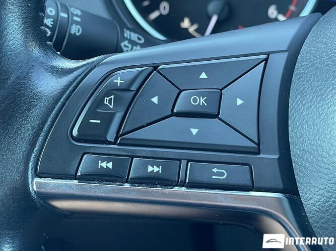 Nissan Qashqai 40 interauto-car