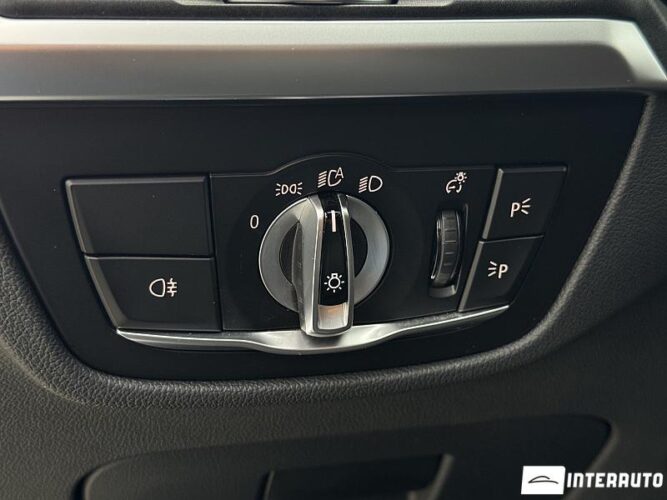 BMW X3 2.0D 53 interauto-car