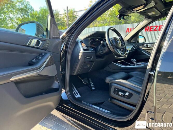 BMW X5 5.0i 40 interauto-car