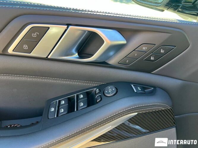 BMW X5 5.0i 38 interauto-car