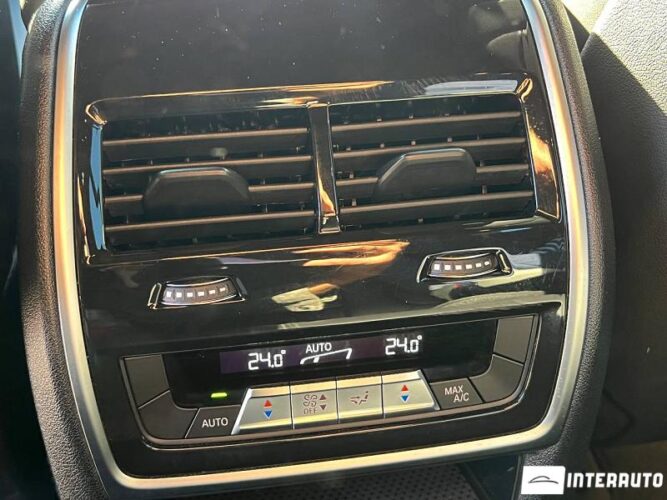 BMW X5 5.0i 52 interauto-car