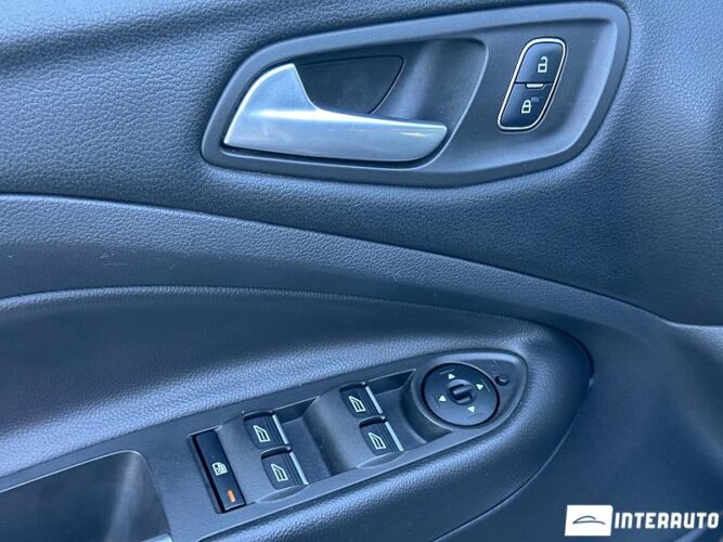 Ford Kuga 47 interauto-car