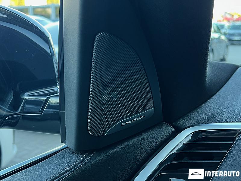 BMW X7 4.0i 17 automobil-interauto